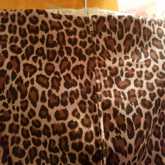 Leopard Print Bodycon Dress 🐆 - Picture 3 of 6